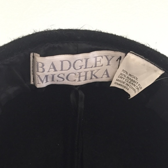 Badgley Mischka Black Wool Cap w/Leather Bow - Picture 5 of 5